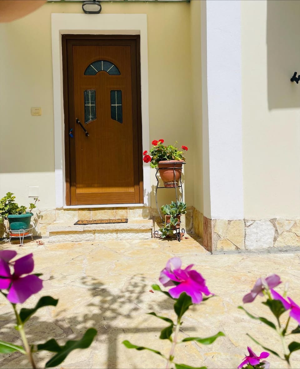 Facade/entrance, Garden