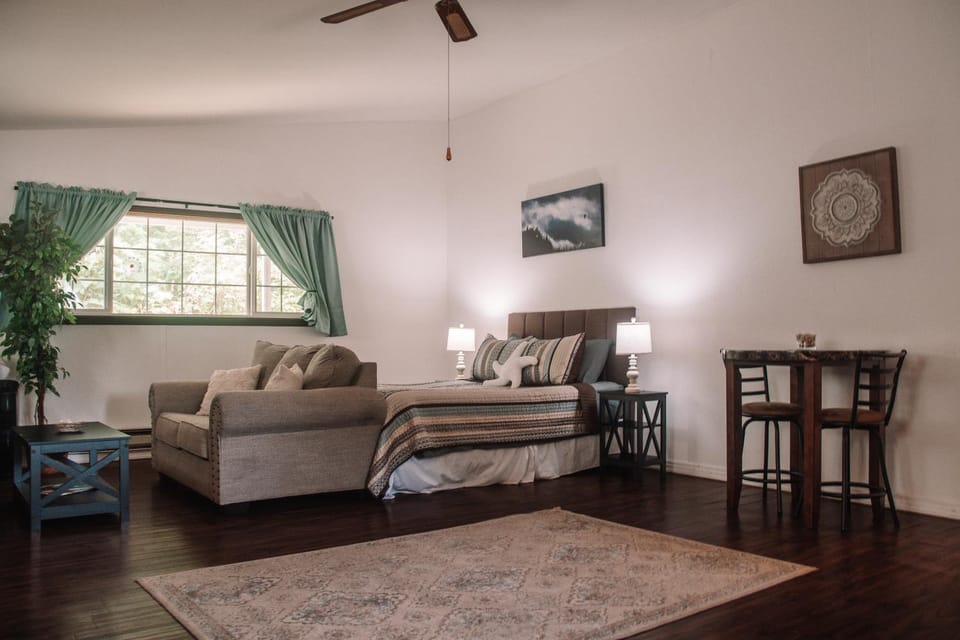 Coastal Studio Apartment in Harbor
