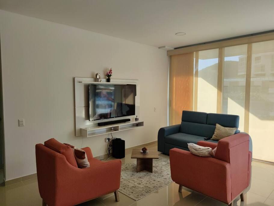 Communal lounge/ TV room, TV and multimedia