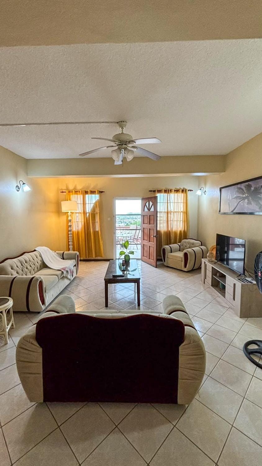 Venance Grand Yer apt 2 Enjoys Sea Views in Rodney Heights Apartment in Caribbean