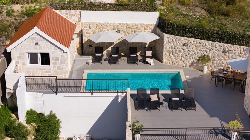 Property building, Pool view, Swimming pool, sunbed