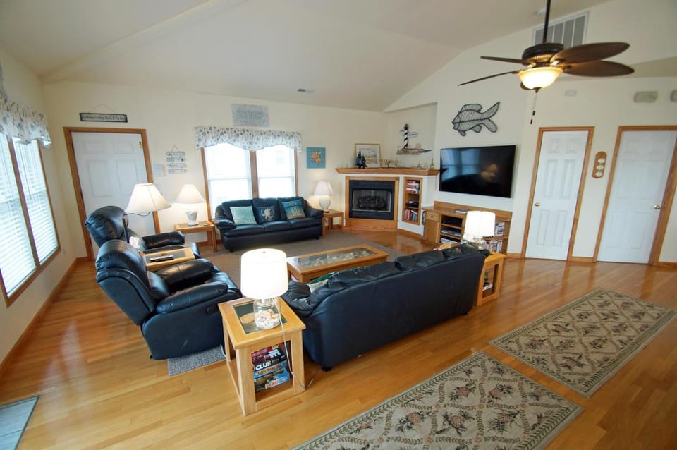KH4004- Paradise House in Kitty Hawk