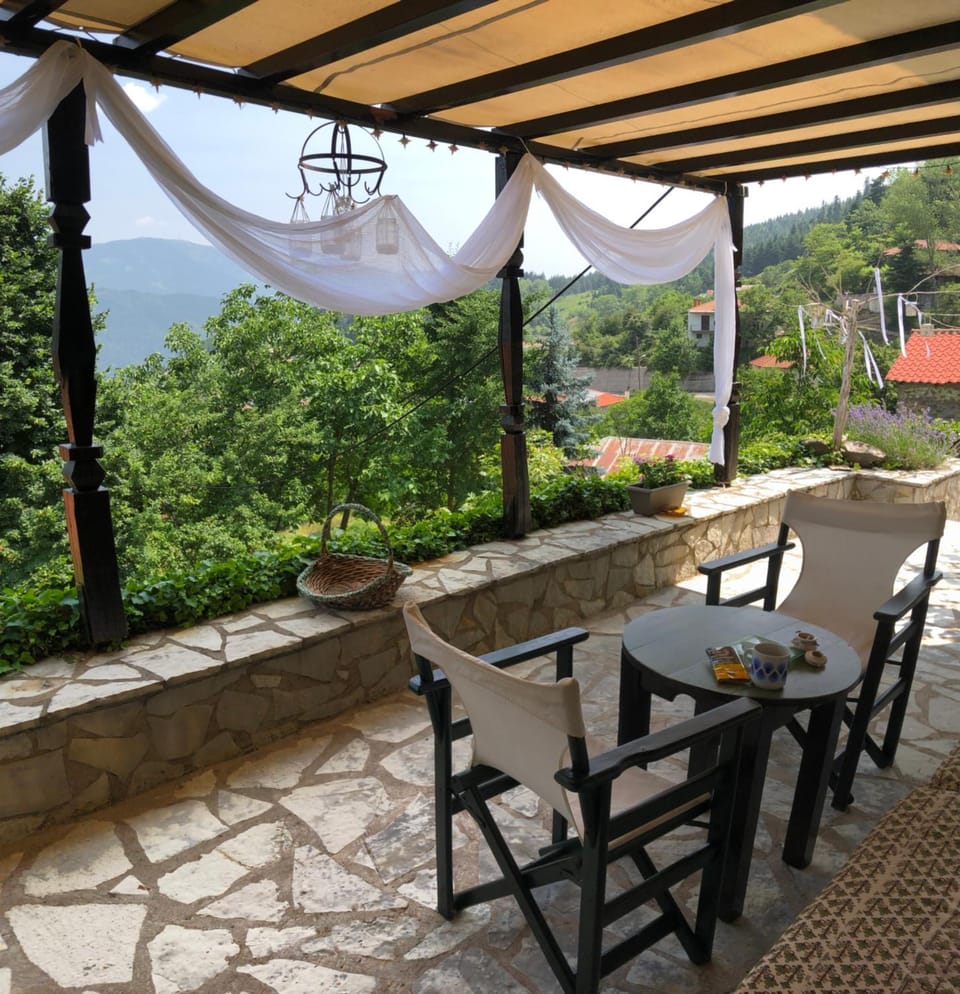 Balcony/Terrace, Balcony/Terrace, Mountain view