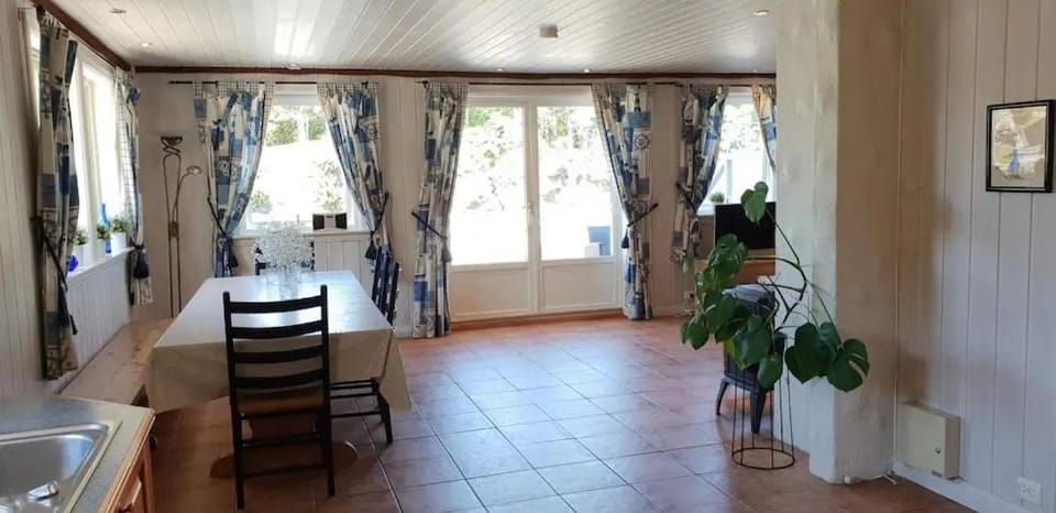 Flekkerøy sjøboder 4 soverom 8 senger House in Norway