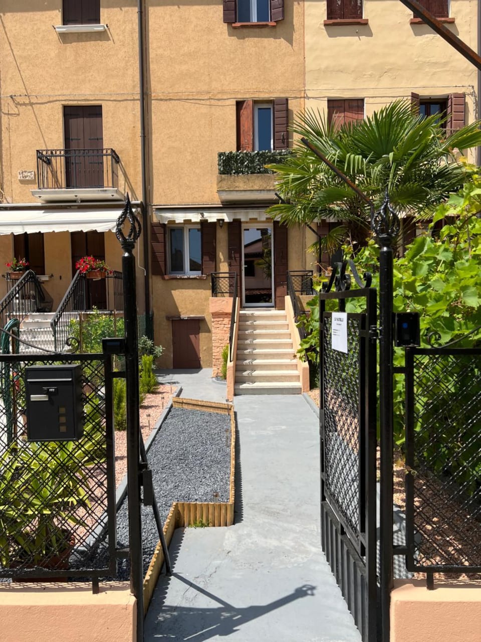 Property building, Facade/entrance
