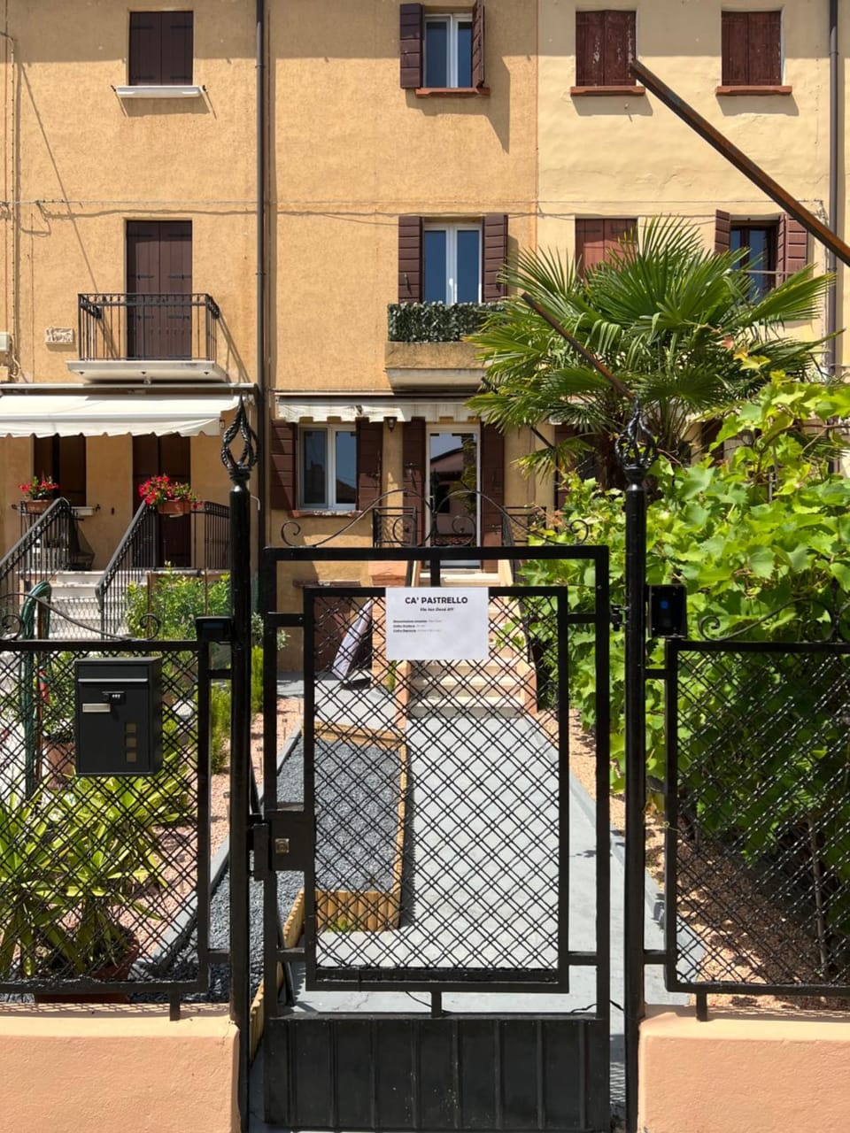 Property building, Facade/entrance
