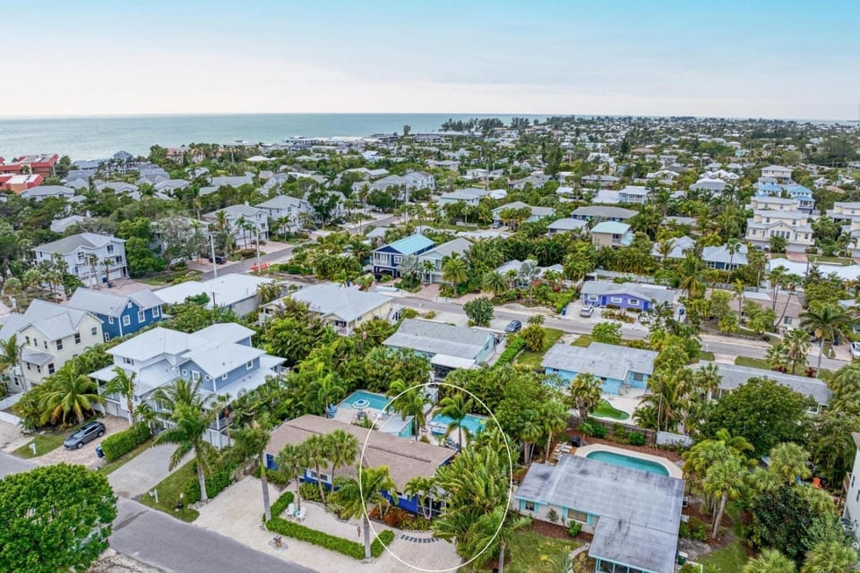 Blue Egret 306 - 61st St Unit A East House in Holmes Beach