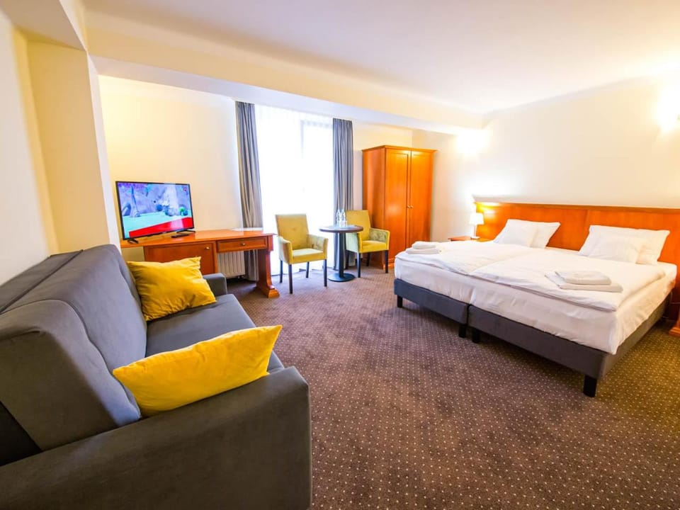 TV and multimedia, View (from property/room), Photo of the whole room, Non alcoholic drinks, microwave