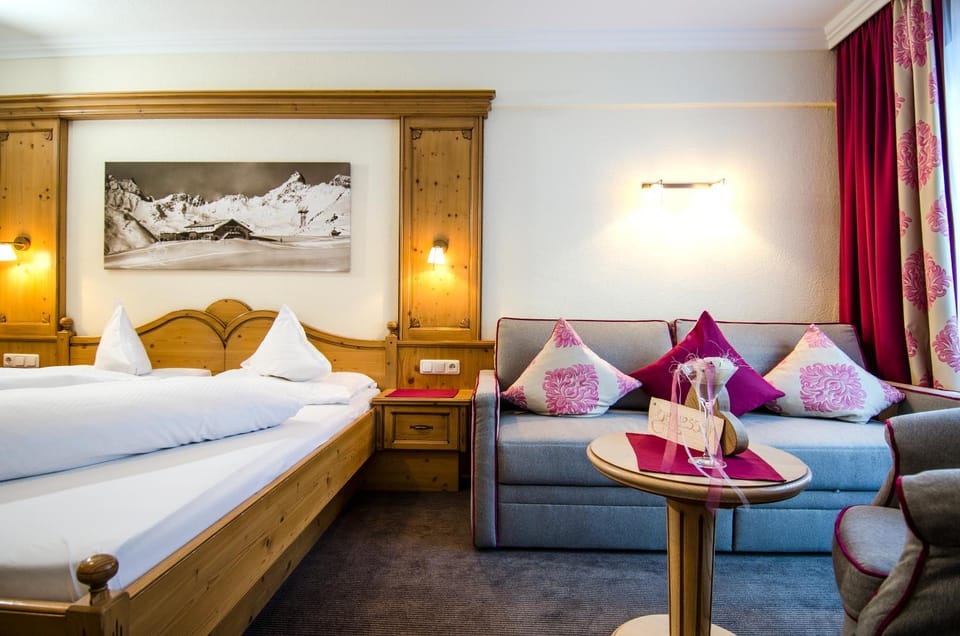 Sporthotel Almhof Bed and Breakfast in Ischgl