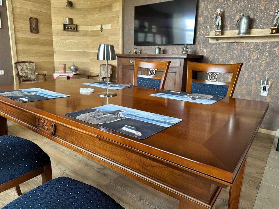 TV and multimedia, Dining area