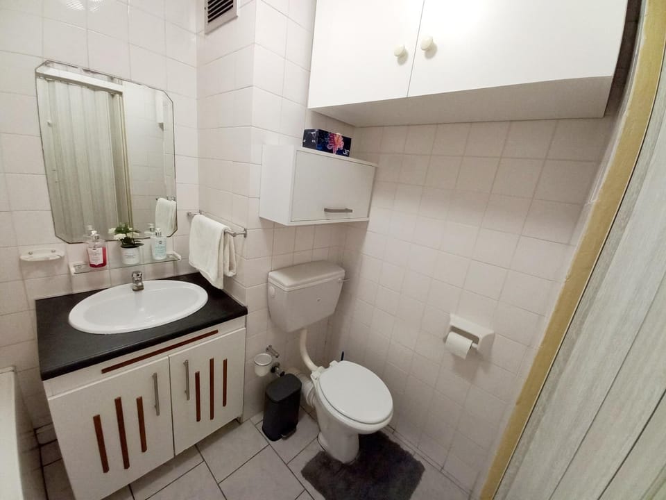 Toilet, Bathroom, towels