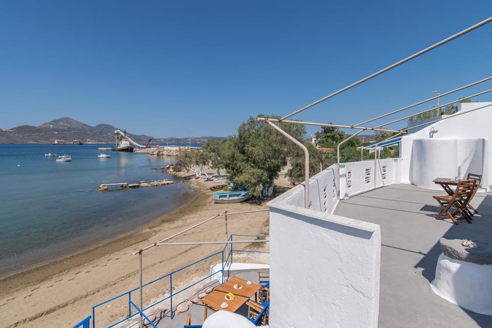 Kanava seafront apartment I Apartment in Milos