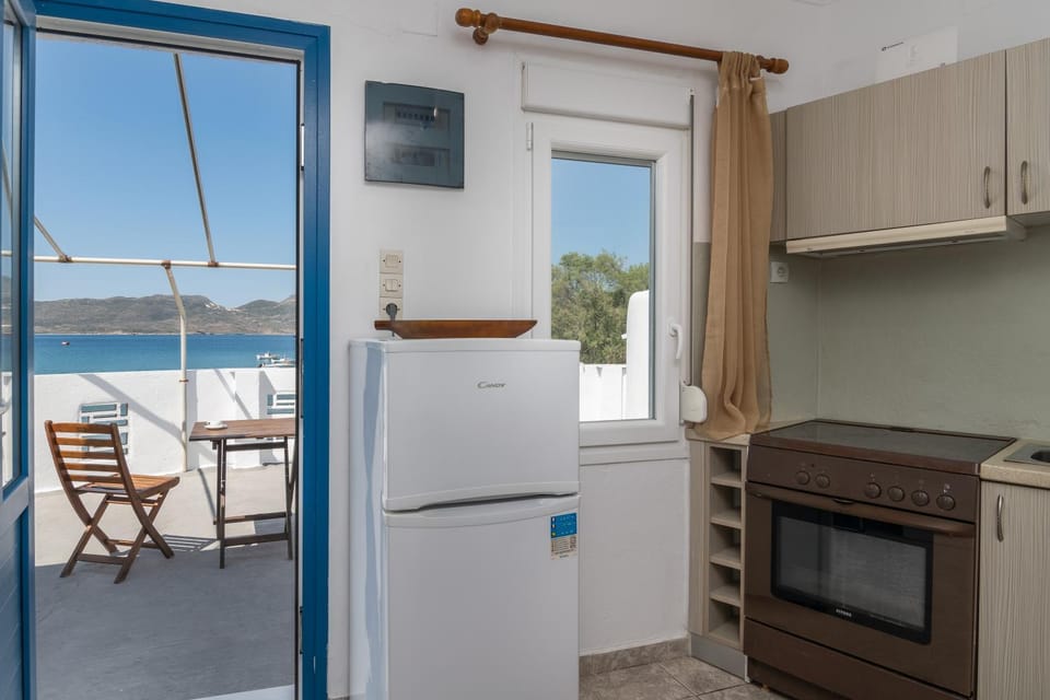 Kanava seafront apartment I Apartment in Milos