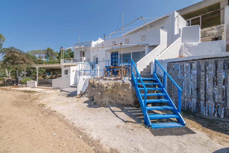 Kanava seafront apartment I Apartment in Milos