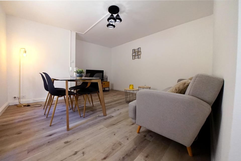 Appartement au coeur de Cours La Ville Apartment in Auvergne-Rhône-Alpes