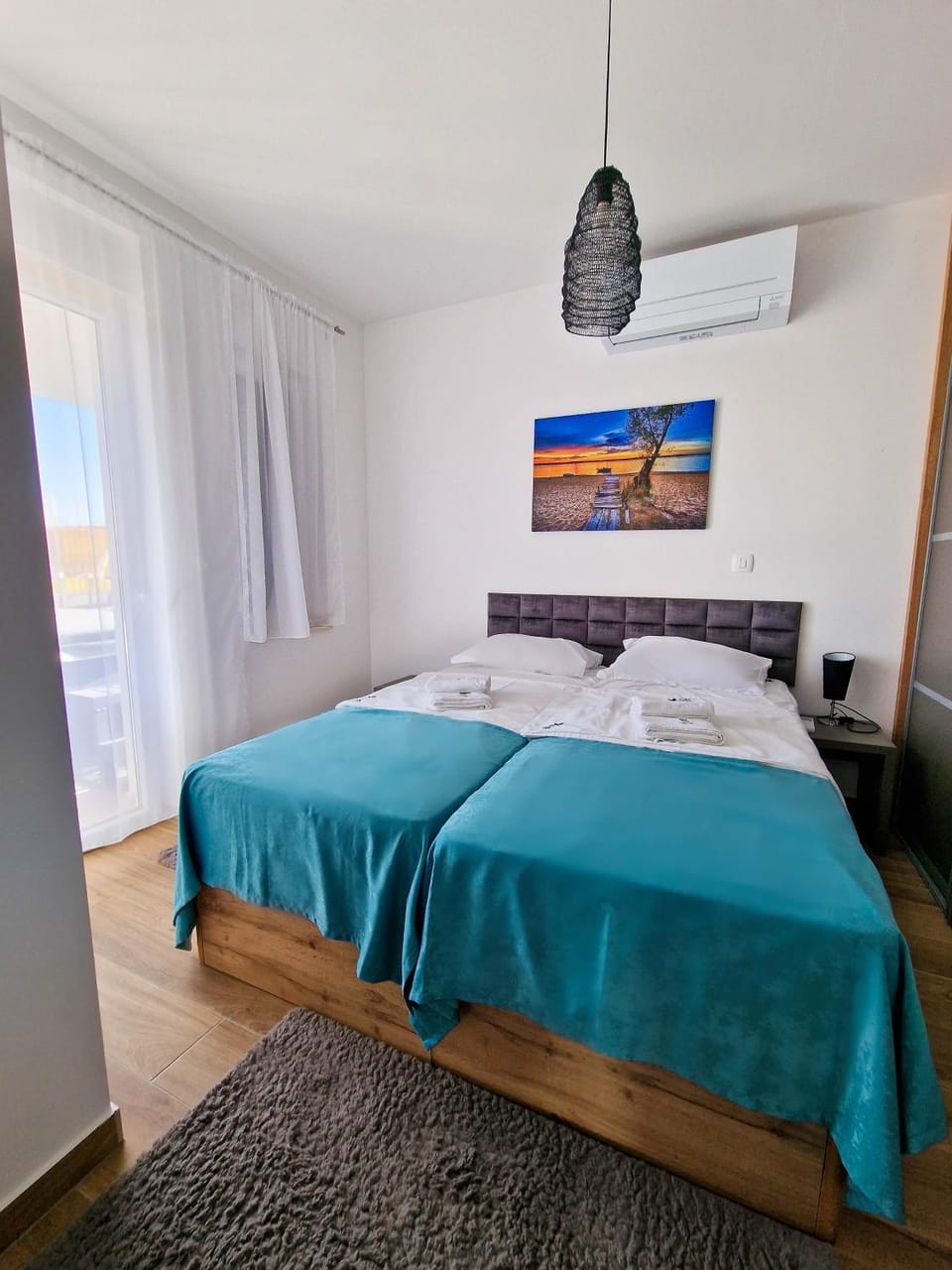 Bed, Bedroom, air conditioner