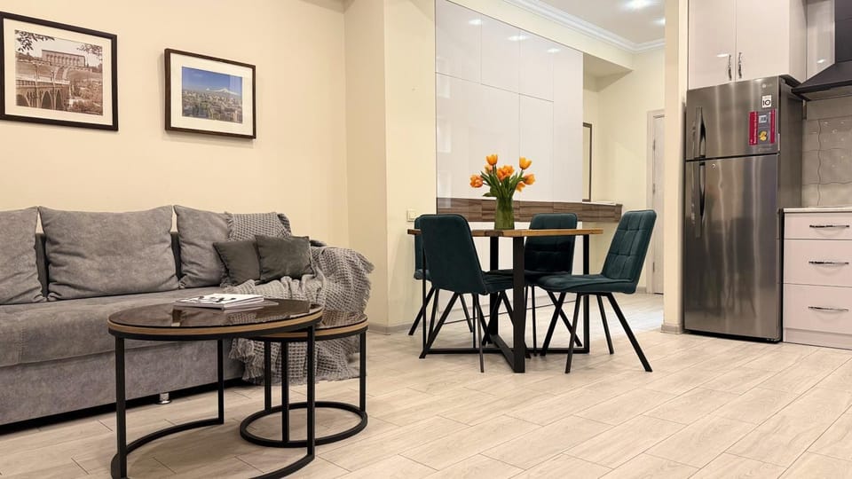 Kitchen or kitchenette, Living room, Dining area, pet friendly