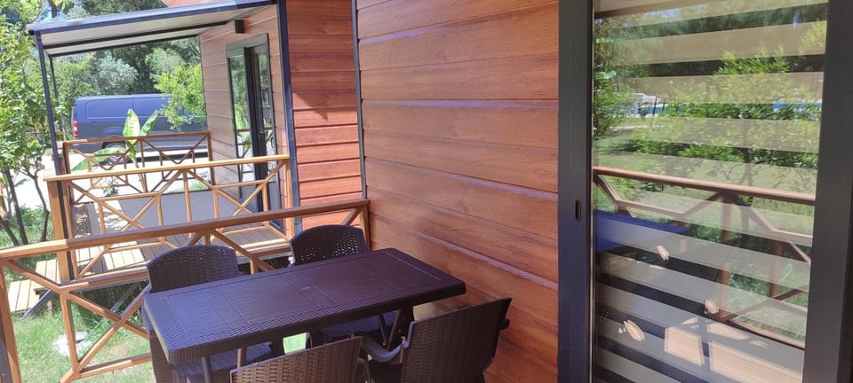 Dining area, Garden view