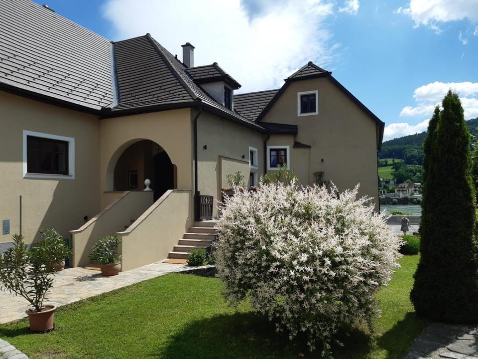 Property building, Facade/entrance, Garden