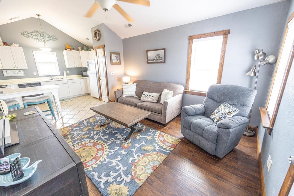 KH205- Lazy Dazy House in Kitty Hawk