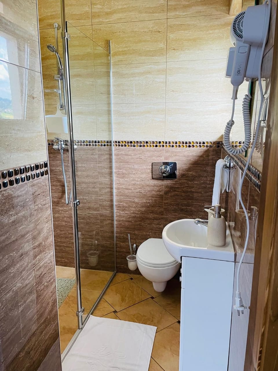Shower, Toilet, Bathroom, bidet, heating, towels