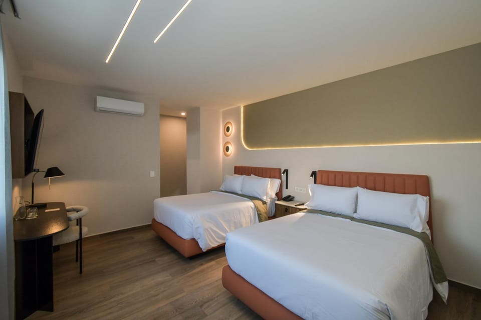 Bed, TV and multimedia, Photo of the whole room, air conditioner