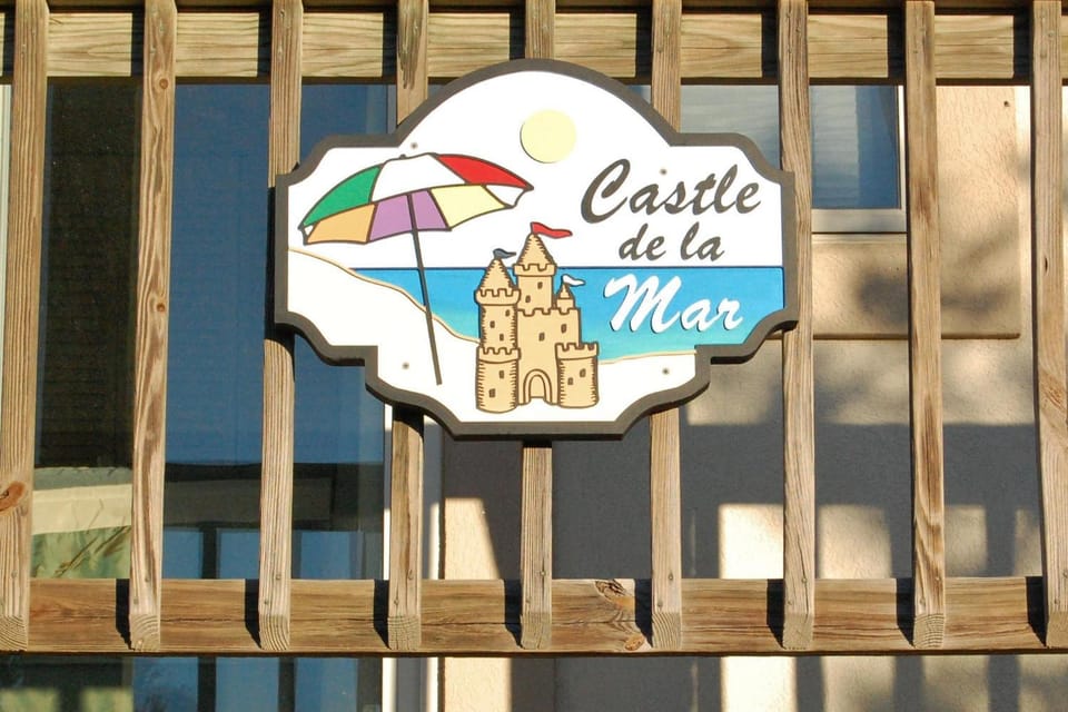M906- Castle De La Mar House in Corolla