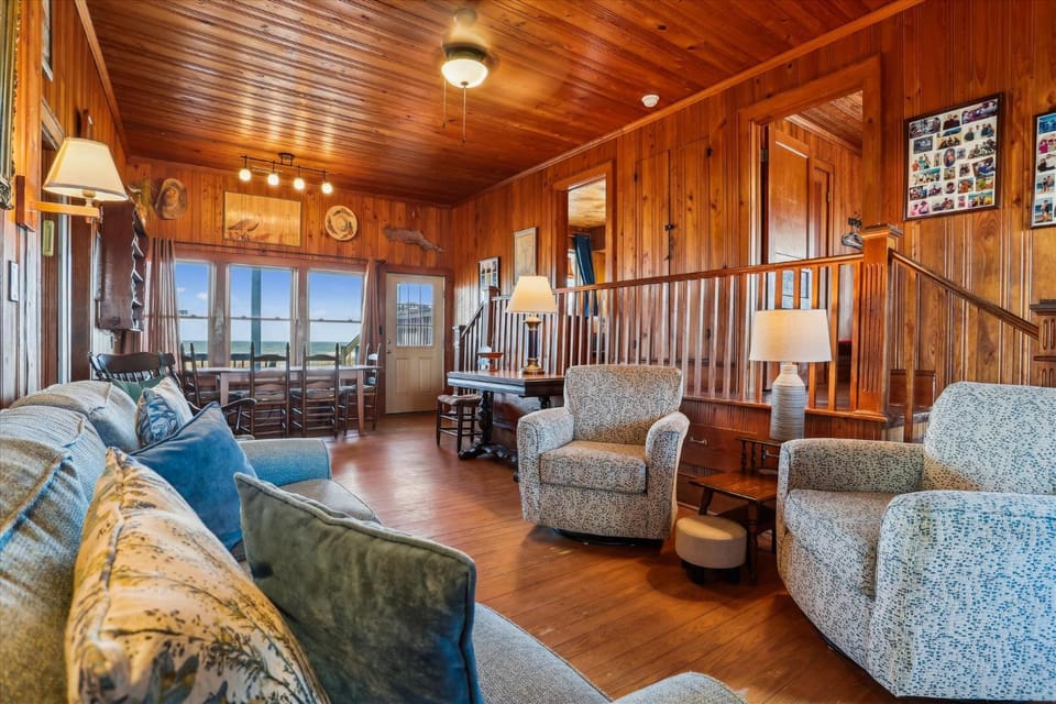 KD2043- The Gray House House in Kill Devil Hills