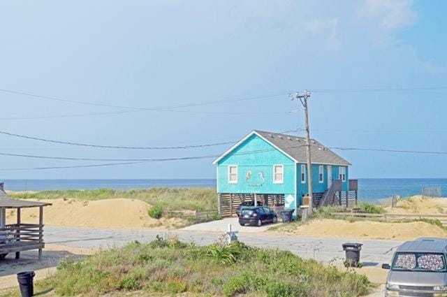 KH4300- Weather Station House in Kitty Hawk