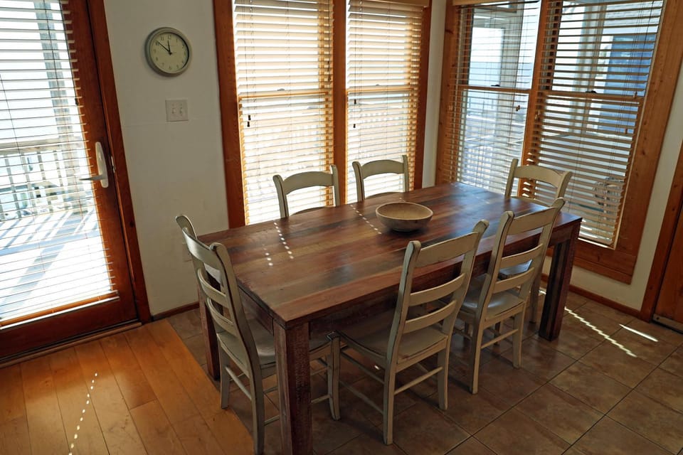 CH207- Rhodoms Harbor House in North Carolina