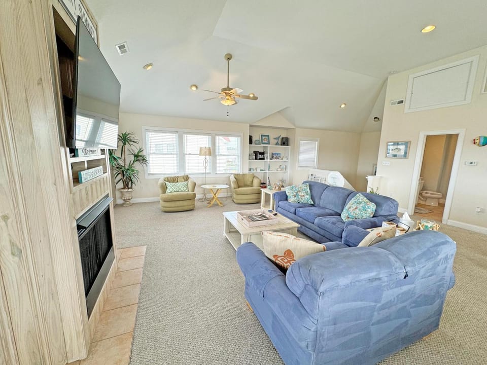 KD202- "St. Somewhere" at Playa Del Ray House in Kill Devil Hills
