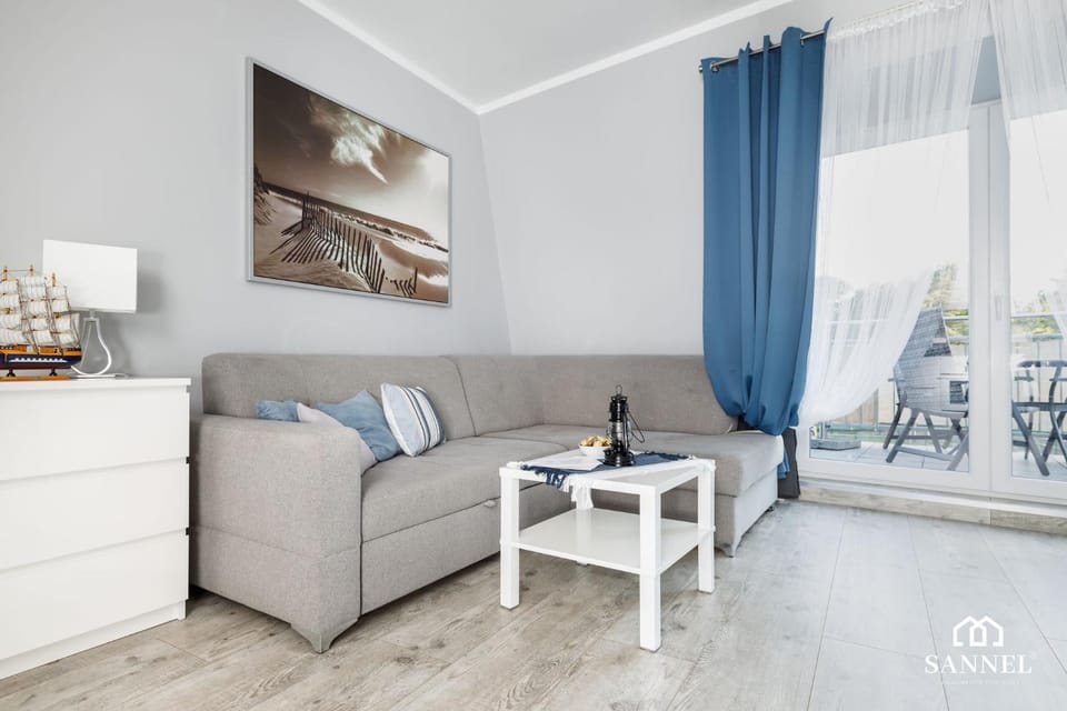 Natural landscape, Balcony/Terrace, Balcony/Terrace, Living room, Seating area, On site