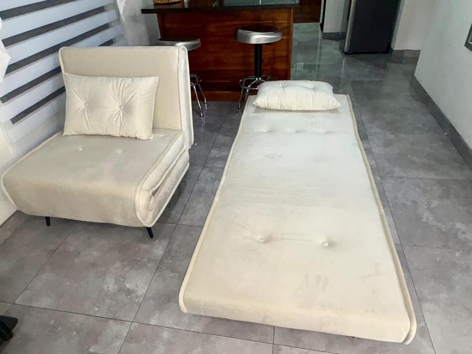 Airport SJO Residence Cars4Rent "Edward & Familia Inn" Apartment hotel in Alajuela
