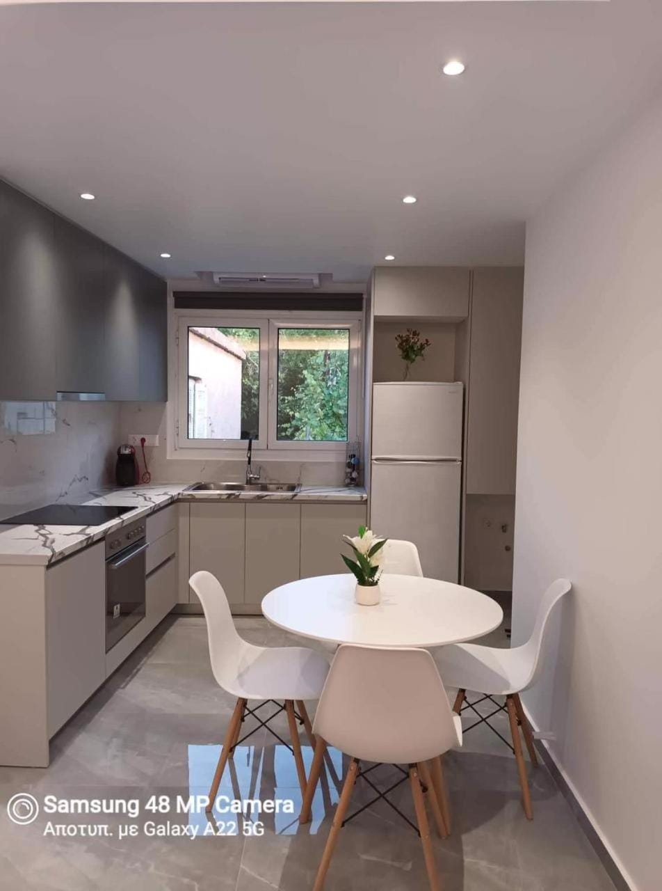 Kitchen or kitchenette, Dining area, pet friendly, stove