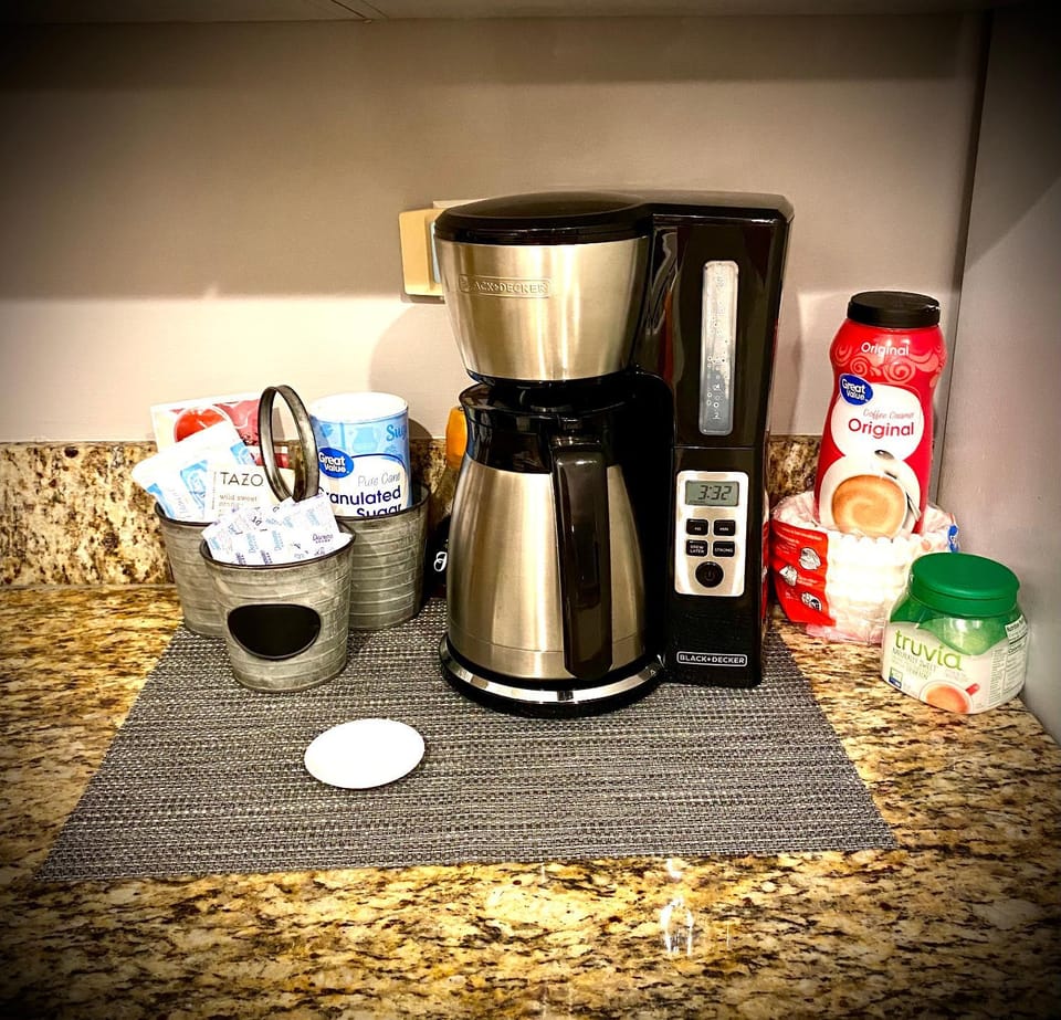 Coffee/tea facilities, Kitchen or kitchenette, On site