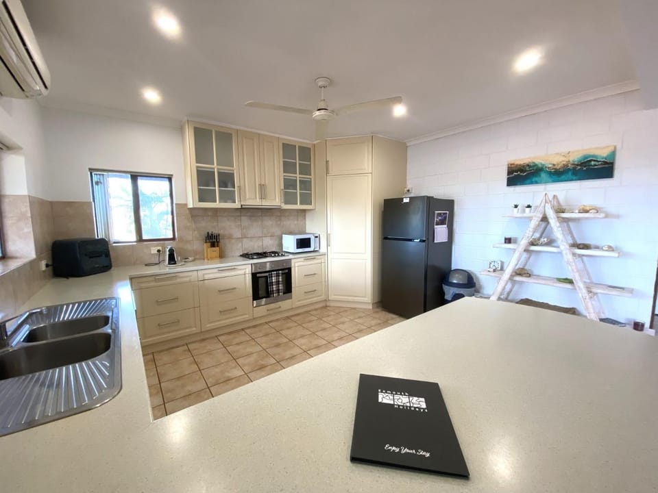 13 Skipjack Circle House in Exmouth