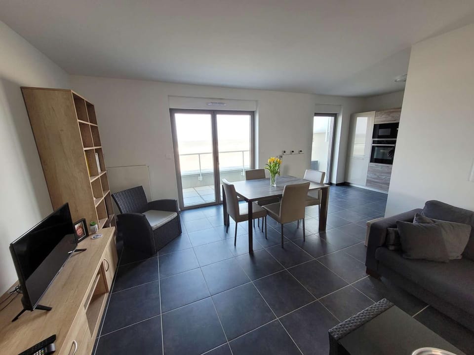 Grand T3 vue mer avec balcon et parking, accès direct plage Apartment in Berck