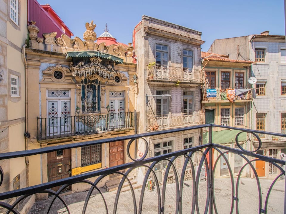 City view, Landmark view, Street view