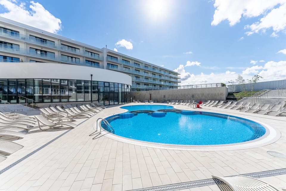 Property building, Swimming pool, Swimming pool, sunbed