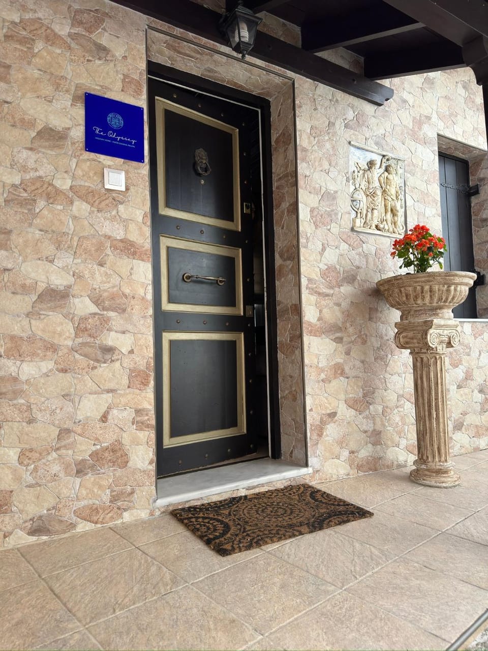 Facade/entrance, Inner courtyard view