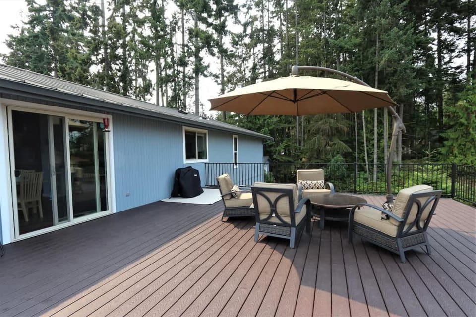 PA Sea View Deck House House in Port Angeles