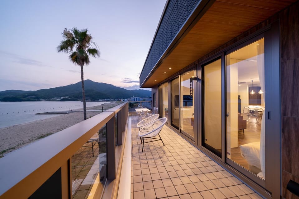 Property building, Balcony/Terrace, Balcony/Terrace