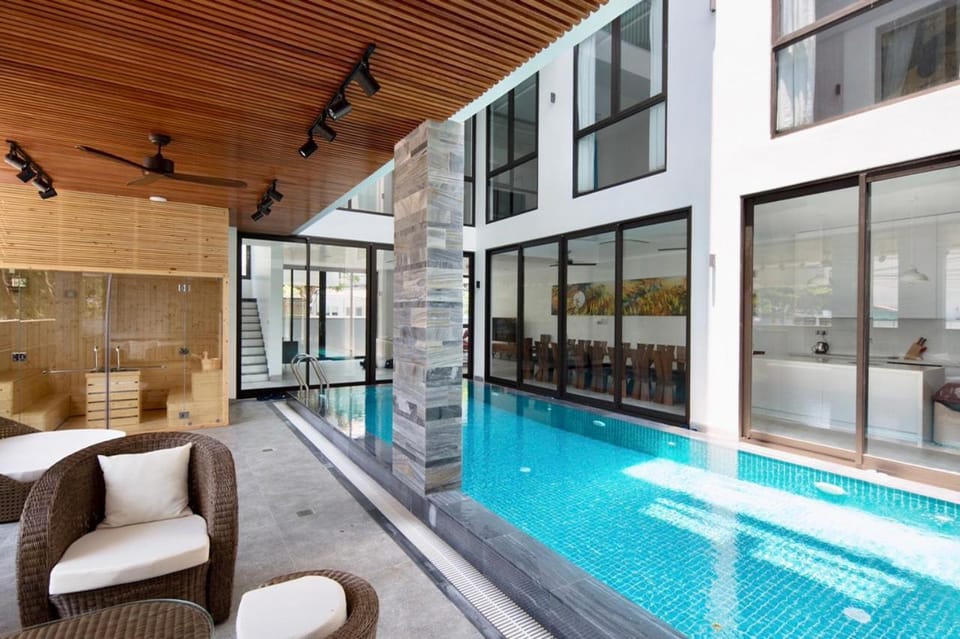 Swimming pool