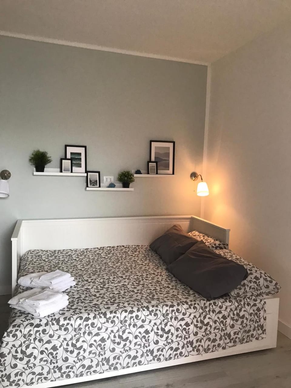 Bed, Photo of the whole room