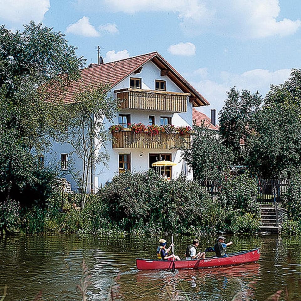 Property building, Canoeing