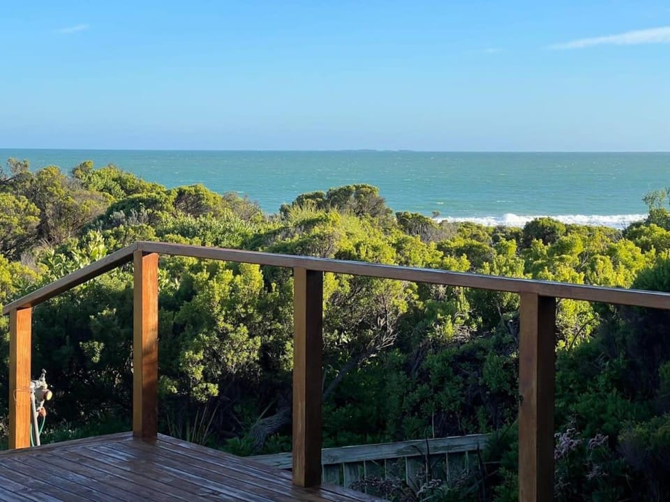 C4 Miles Beach Shack House in Robe