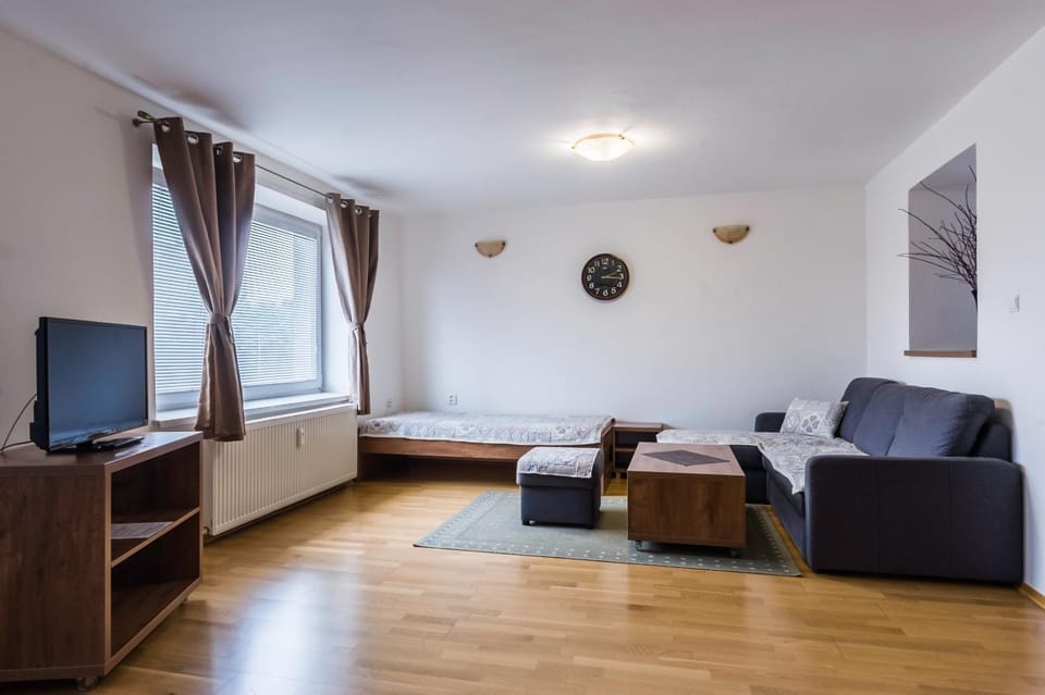 TV and multimedia, Living room, Bedroom