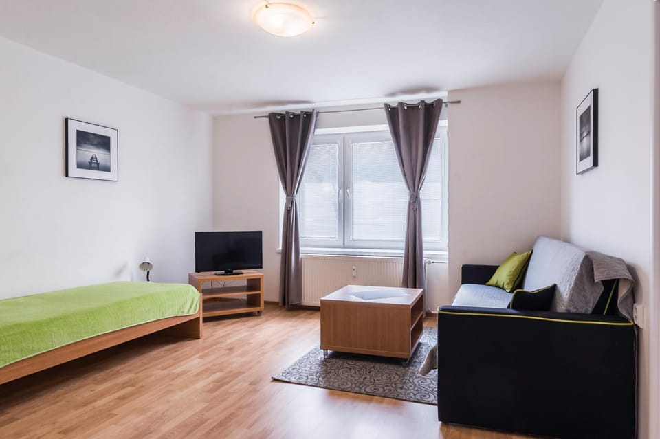 TV and multimedia, Living room, Bedroom