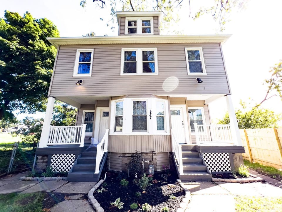 Spacious 6BR Perfect for Families or Groups in Niagara Falls Ny House in Niagara Falls