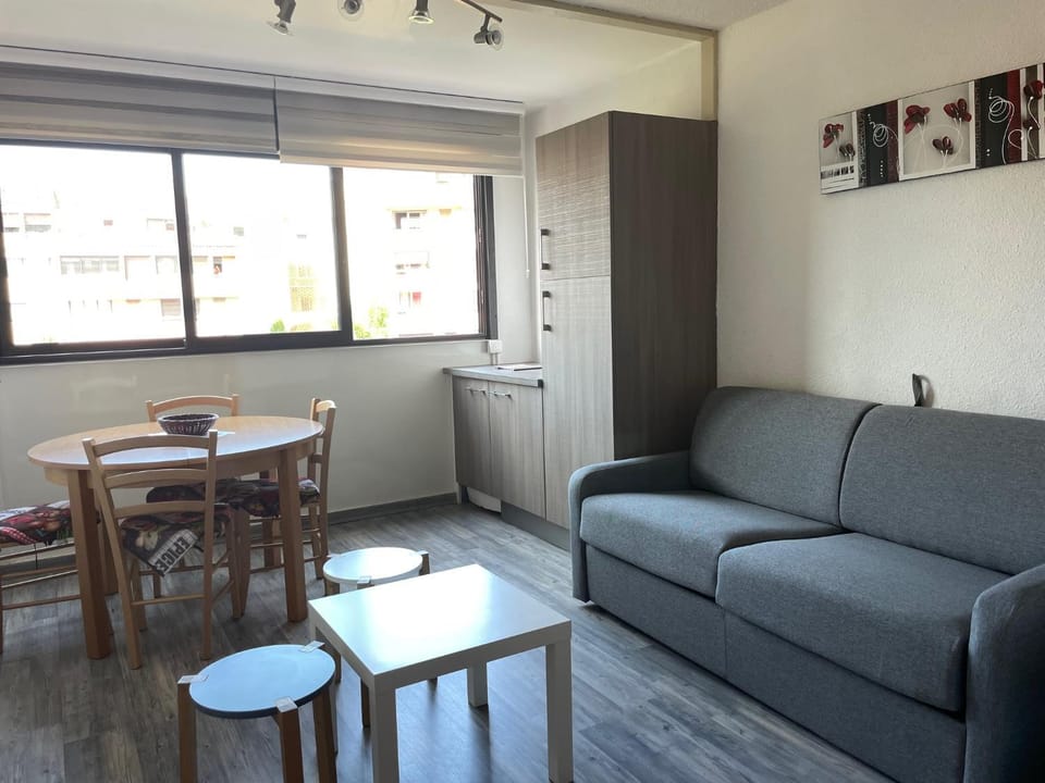 Fréjus, Studio dans résidence avec Piscine Apartment in Fréjus